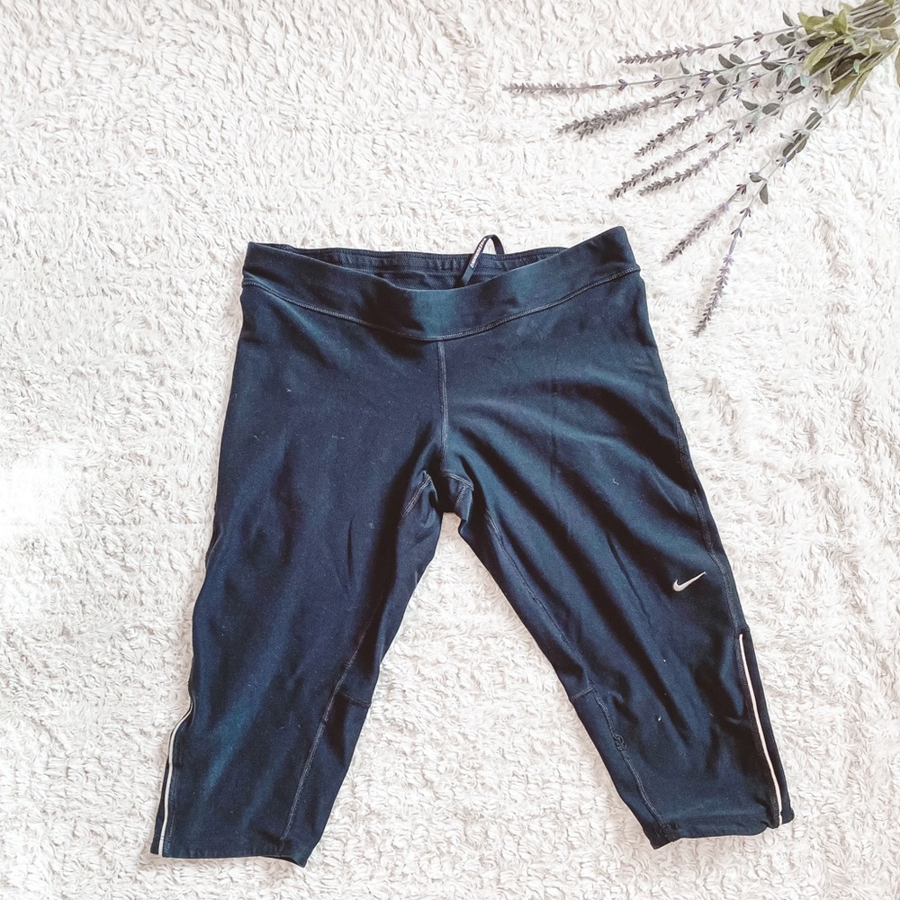 Nike Dri Fit cropped knee length black workout leggings